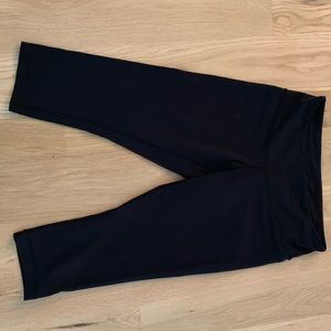 Lululemon Black Crop Yoga Pants - Size 8